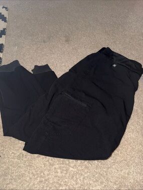 Women’s Figs Black Jogger Pants w/damaged zipper
